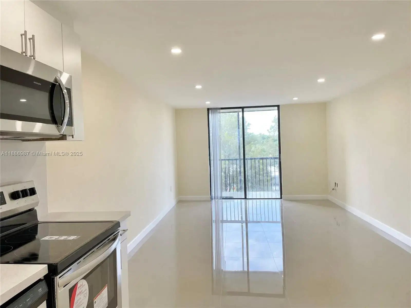 16851 NE 23rd Ave # A207, North Miami Beach FL 33160 photo 5