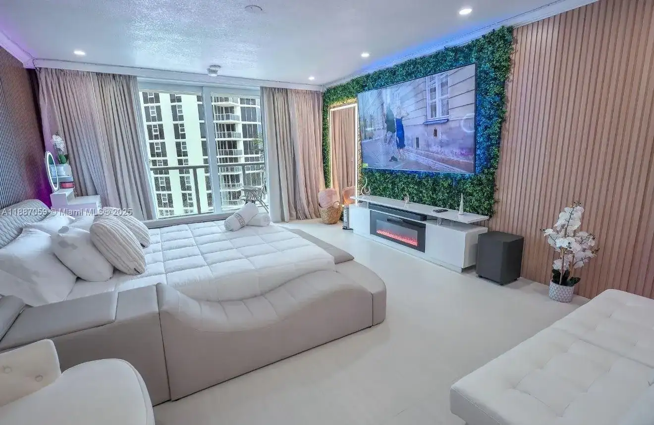 19201 Collins Ave # 1120, Sunny Isles Beach FL 33160 photo 2