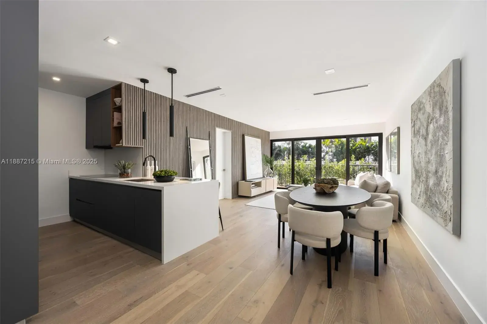 200 Sunrise Dr # 200D, Key Biscayne FL 33149