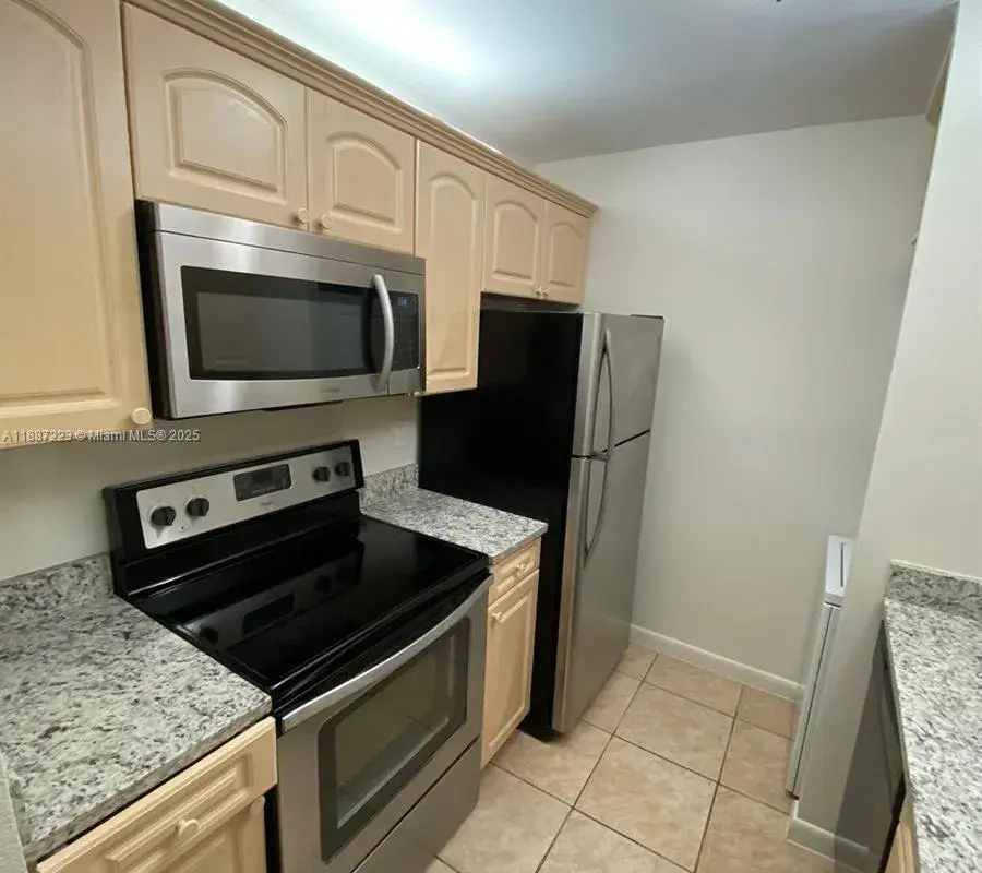 10194 Twin Lakes Dr # A, Coral Springs FL 33071