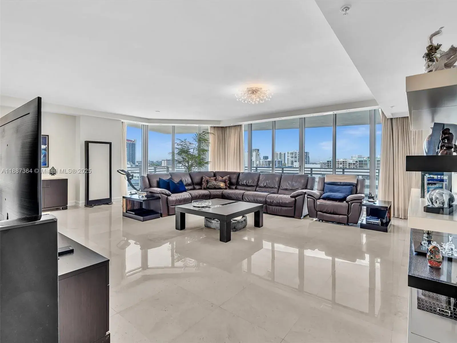 3535 S Ocean Dr # 905, Hollywood FL 33019