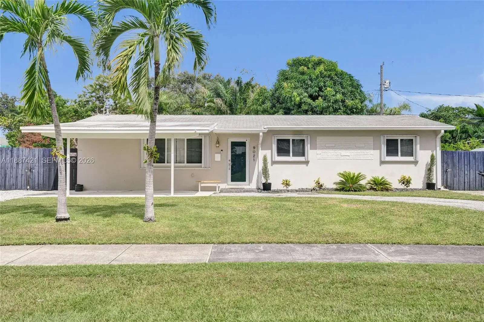 9021 SW 197th St, Cutler Bay FL 33157 photo 2