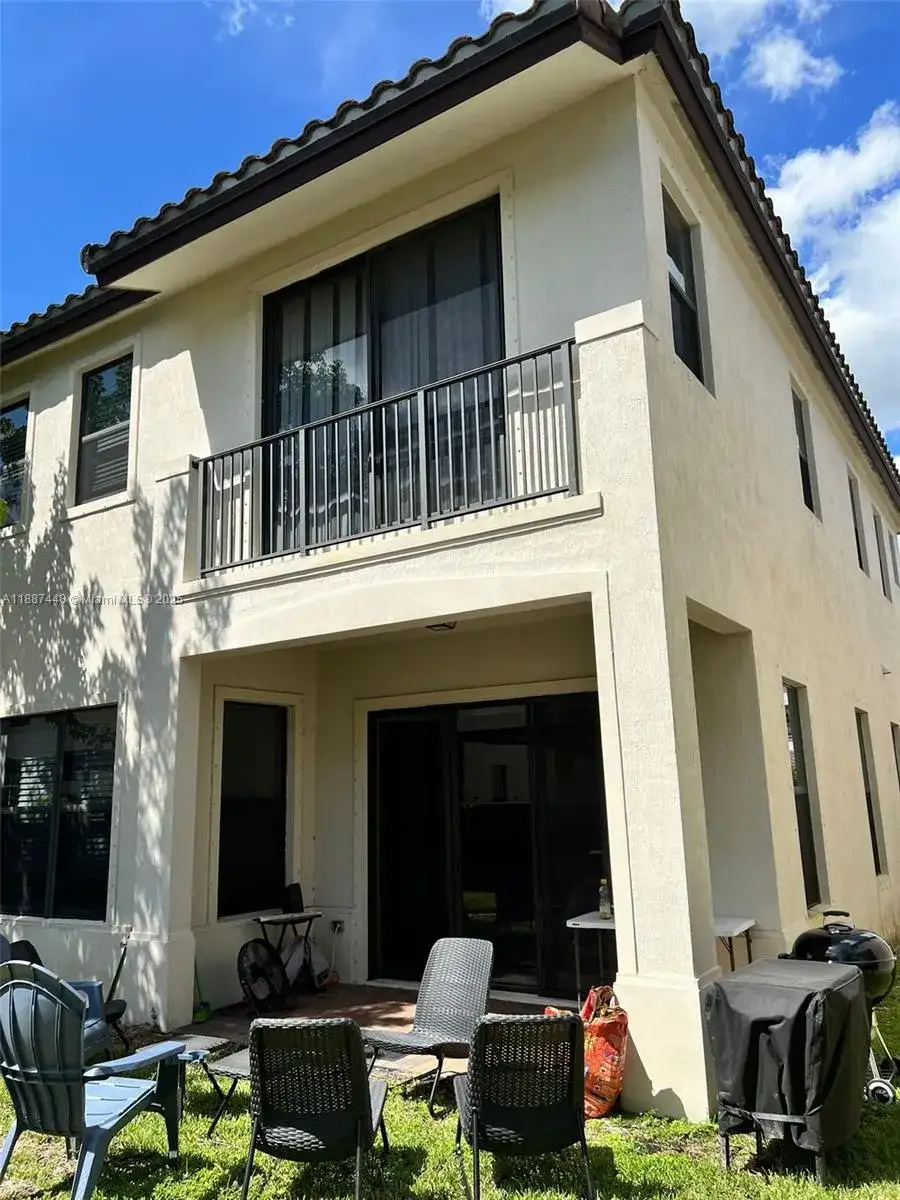 3214 W 97th St, Hialeah FL 33018 photo 3