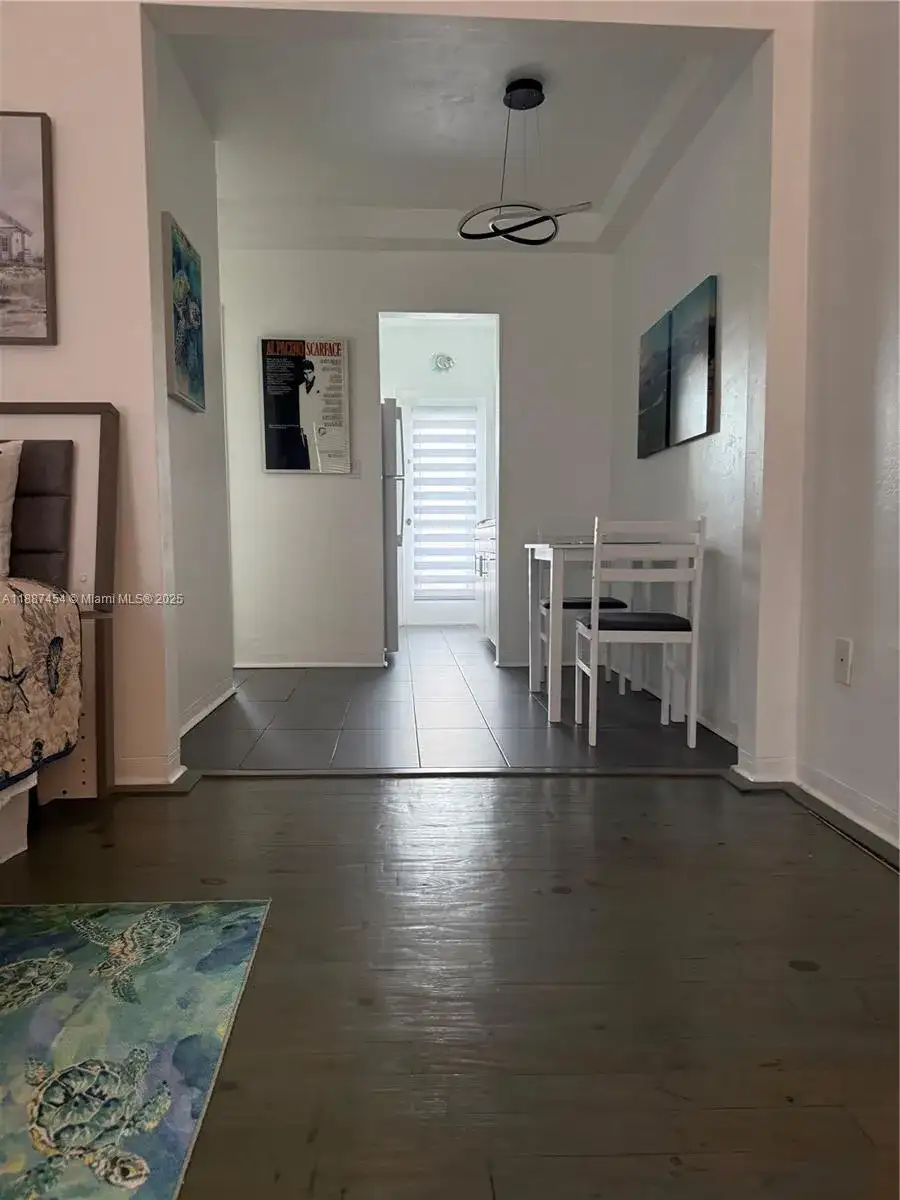 1060 Pennsylvania Ave # 18, Miami Beach FL 33139 photo 2