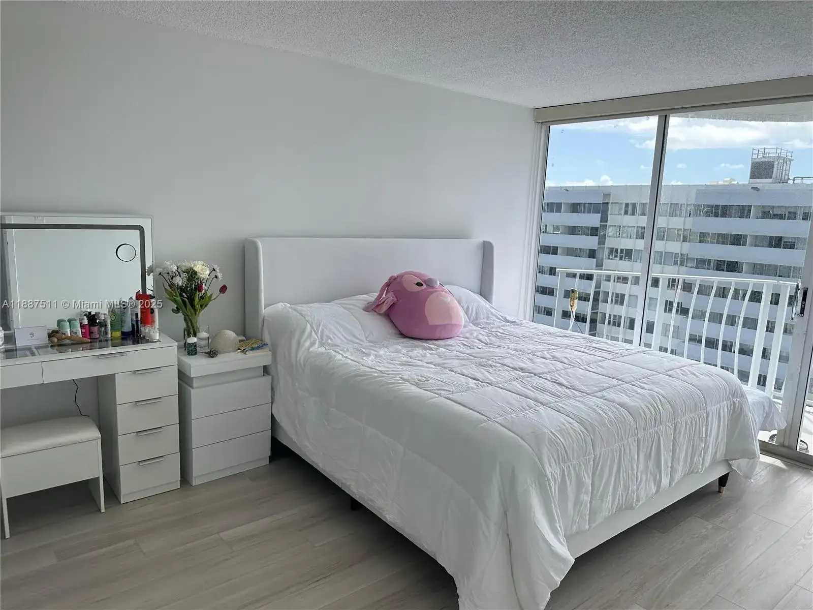 7601 E Treasure Dr # 1005, North Bay Village FL 33141 photo 2