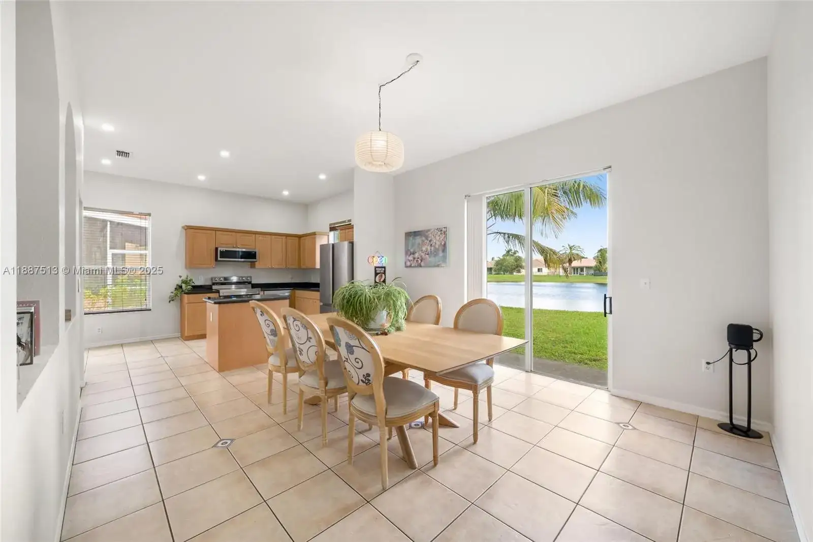 2111 SE 14th Cir, Homestead FL 33035 photo 5