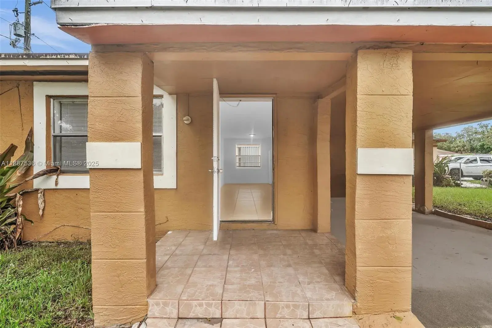 2800 NW 6th Ct, Fort Lauderdale FL 33311