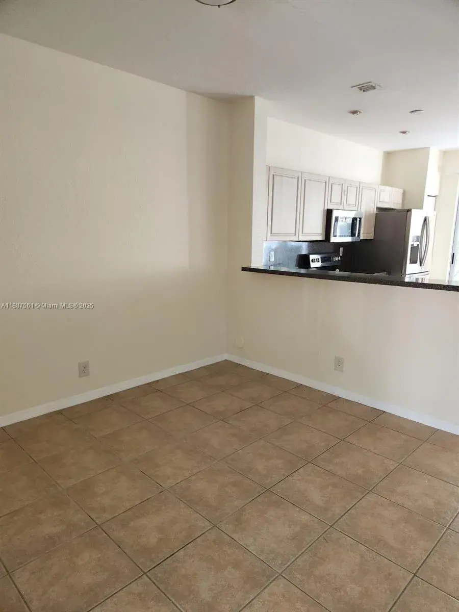 9166 NW 40th Pl, Sunrise FL 33351 photo 4
