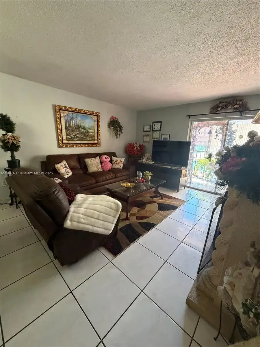 1810 W 56th St # 3121, Hialeah FL 33012 photo 3