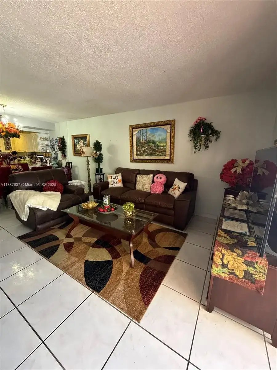 1810 W 56th St # 3121, Hialeah FL 33012 photo 4