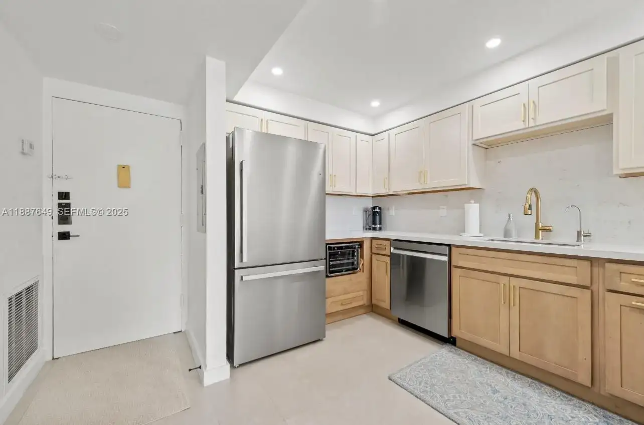 17800 Atlantic Blvd # 3, Sunny Isles Beach FL 33160 photo 4