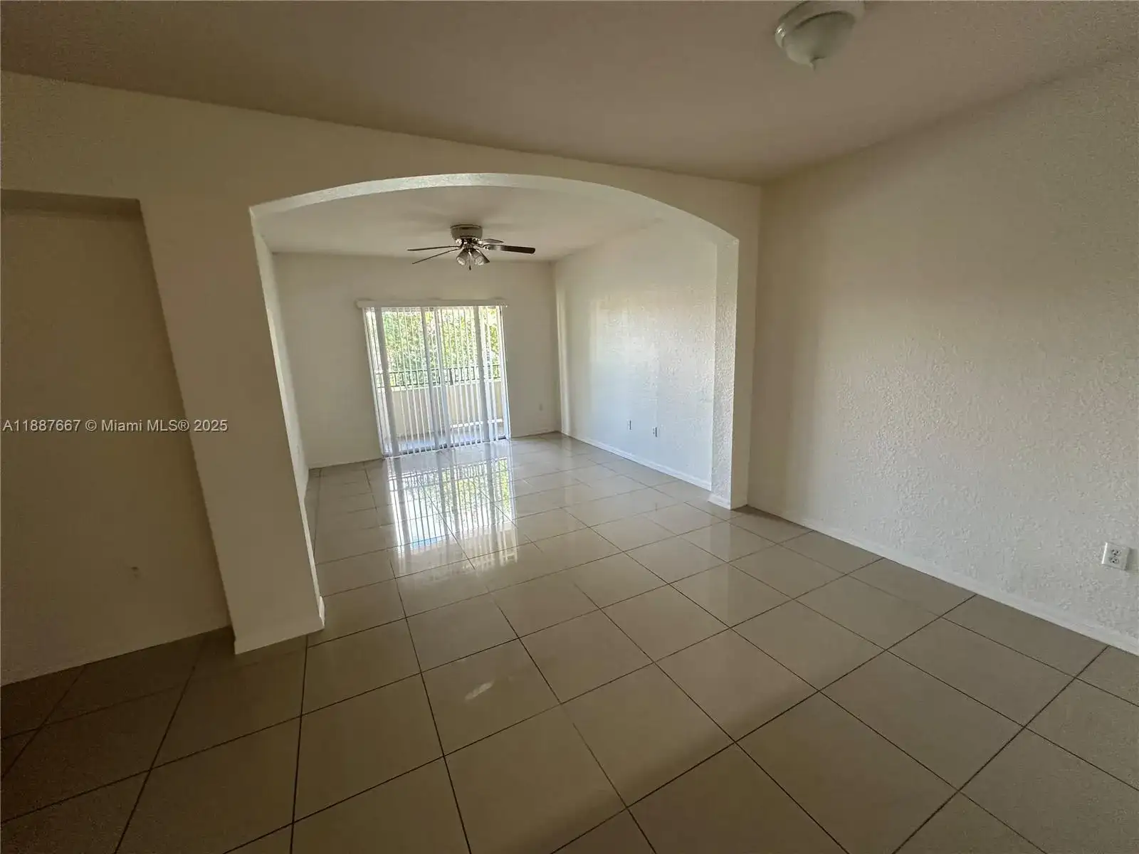 2303 Belmont Ln # 2303, North Lauderdale FL 33068 photo 2