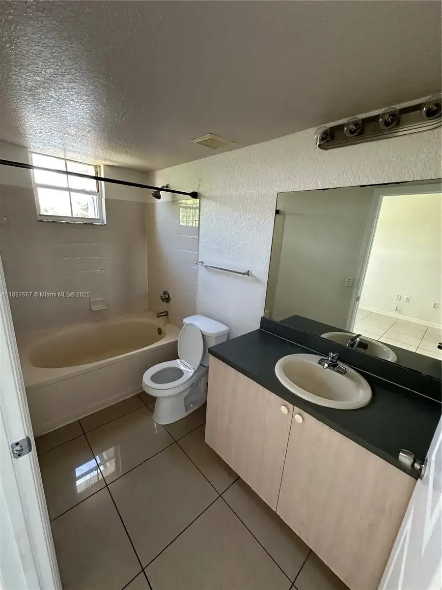 2303 Belmont Ln # 2303, North Lauderdale FL 33068 photo 4