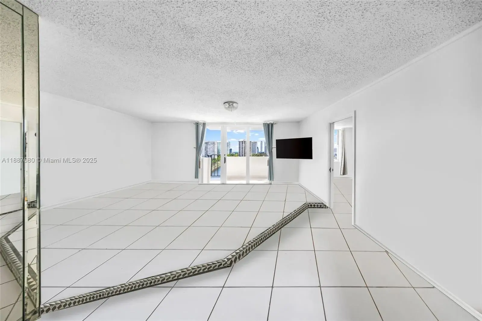 2750 NE 183rd St # 1210, Aventura FL 33160