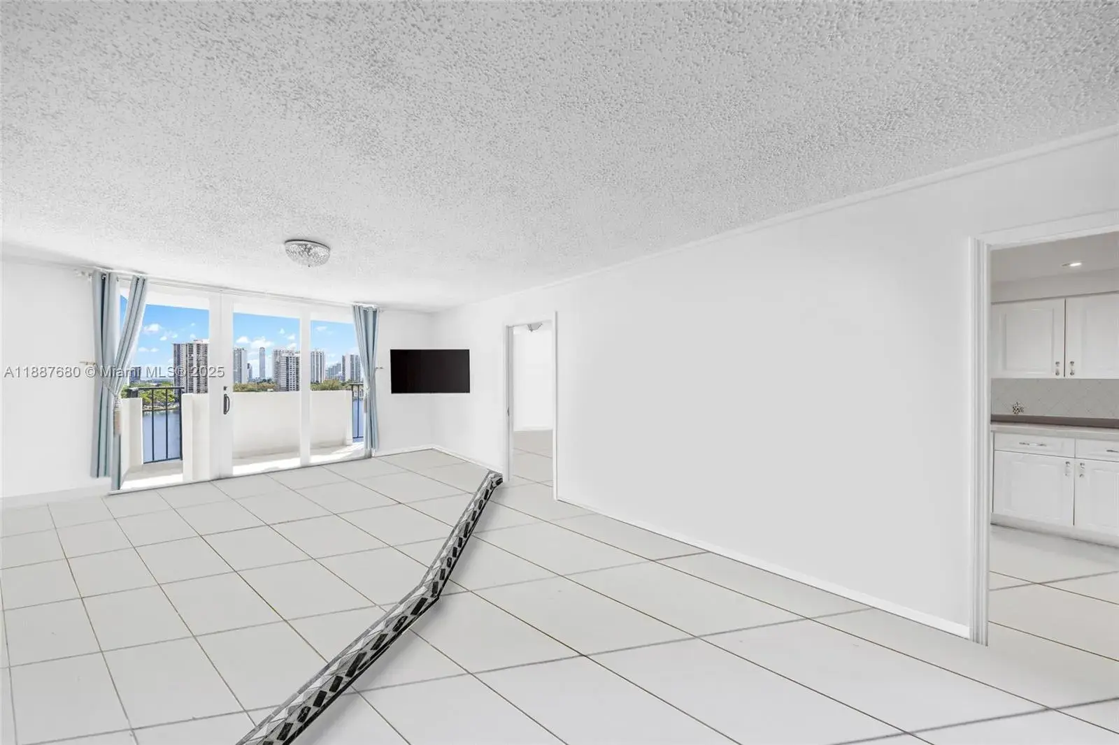 2750 NE 183rd St # 1210, Aventura FL 33160