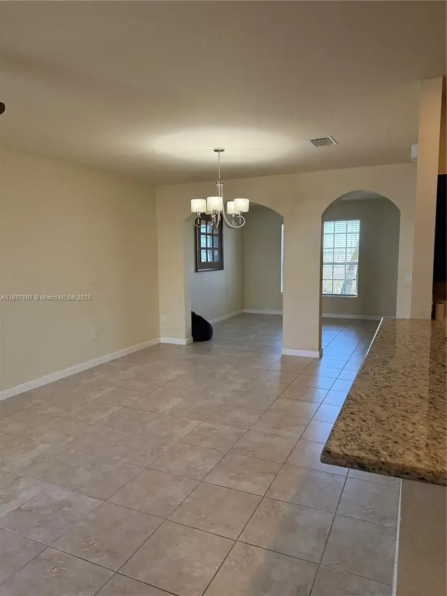 17161 SW 96th St, Miami FL 33196 photo 2