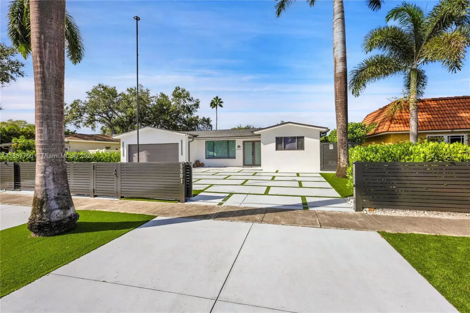 5501 Mckinley St, Hollywood FL 33021