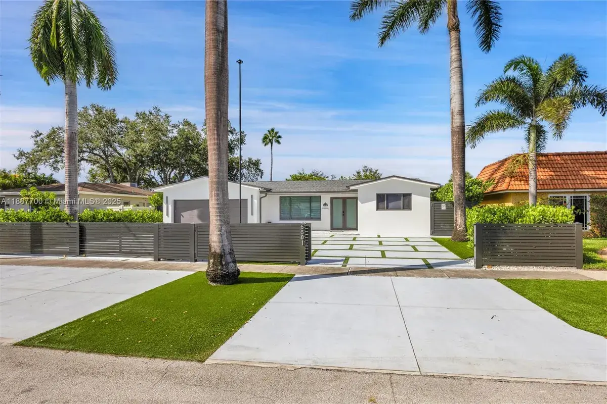 5501 Mckinley St, Hollywood FL 33021