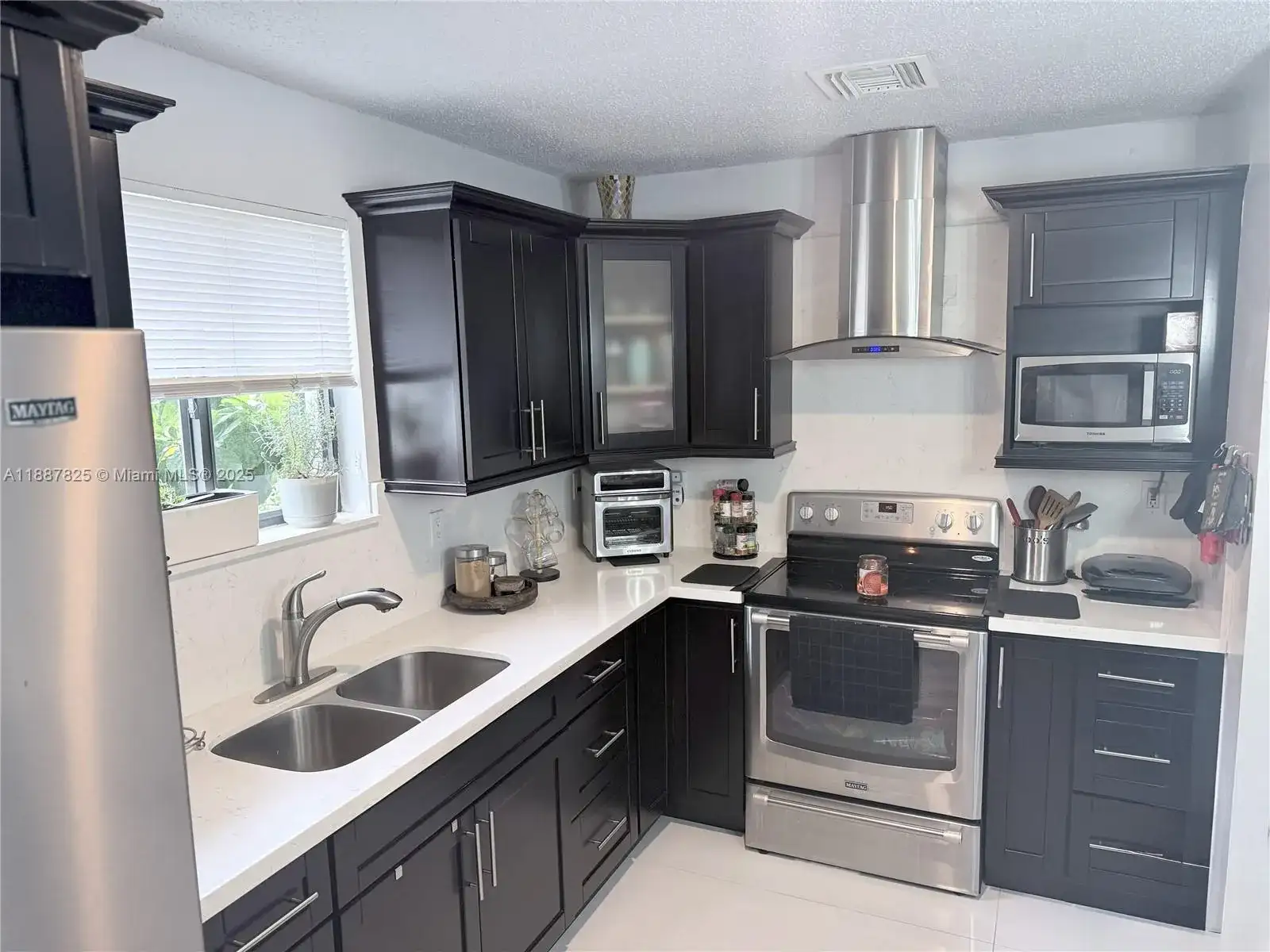 2150 NW 43rd St, Miami FL 33142 photo 5