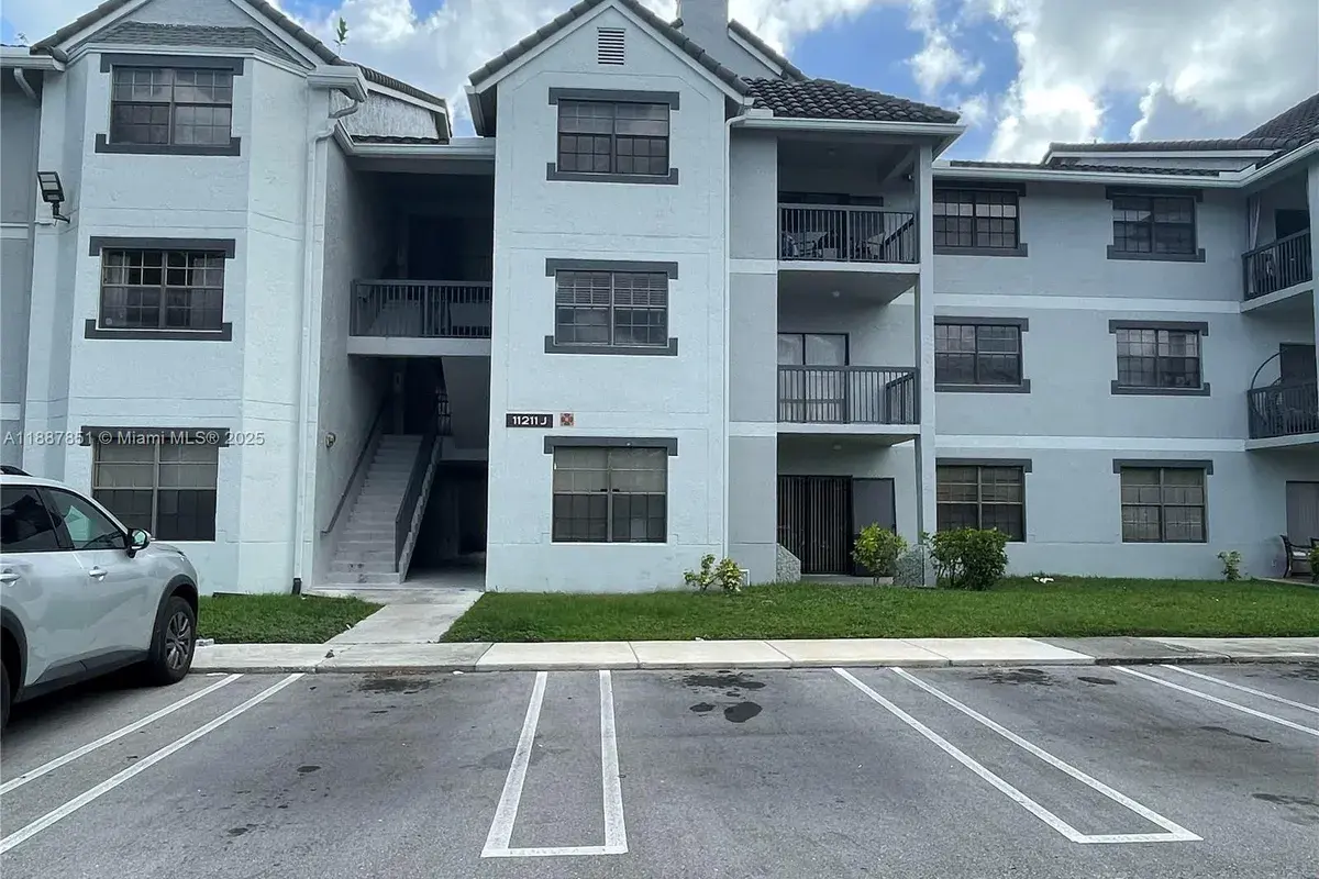 11211 W Atlantic Blvd # 202, Coral Springs FL 33071