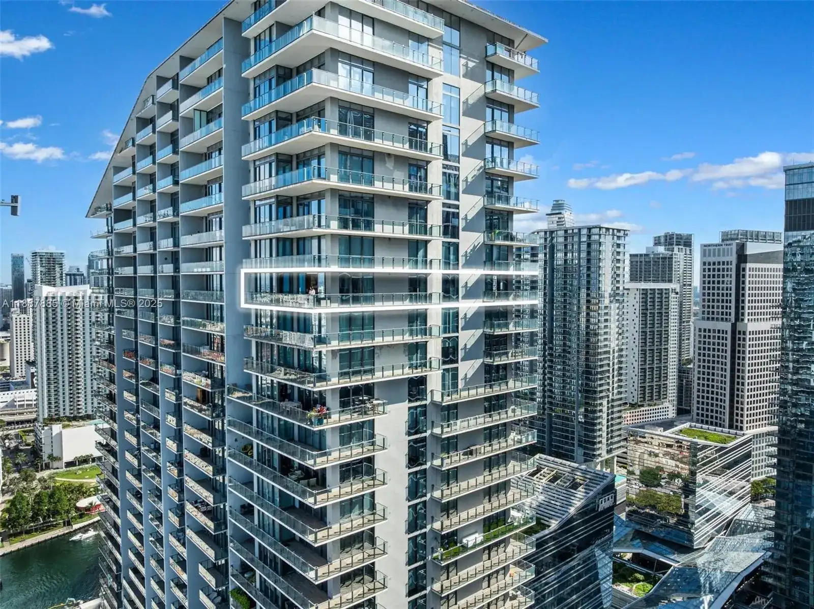 88 SW 7th St # 3801, Miami FL 33130 photo 2