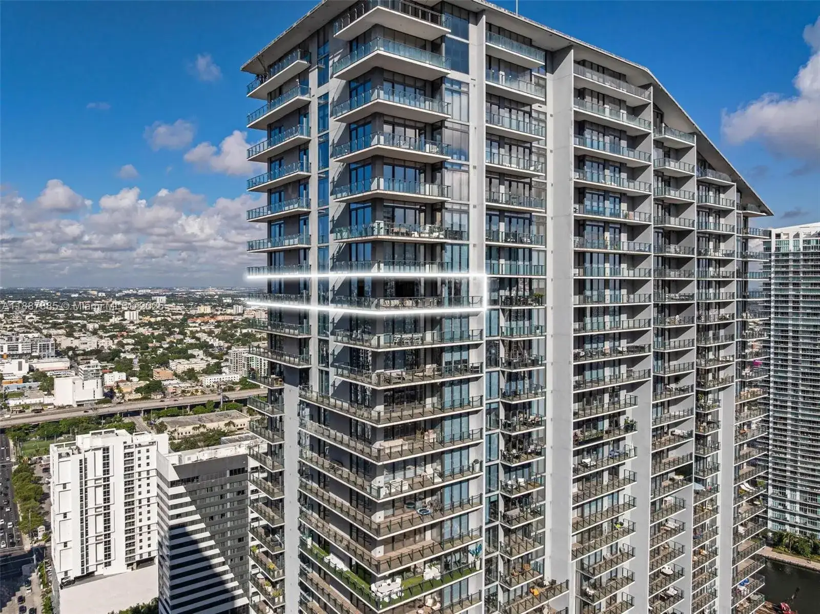 88 SW 7th St # 3801, Miami FL 33130 photo 4