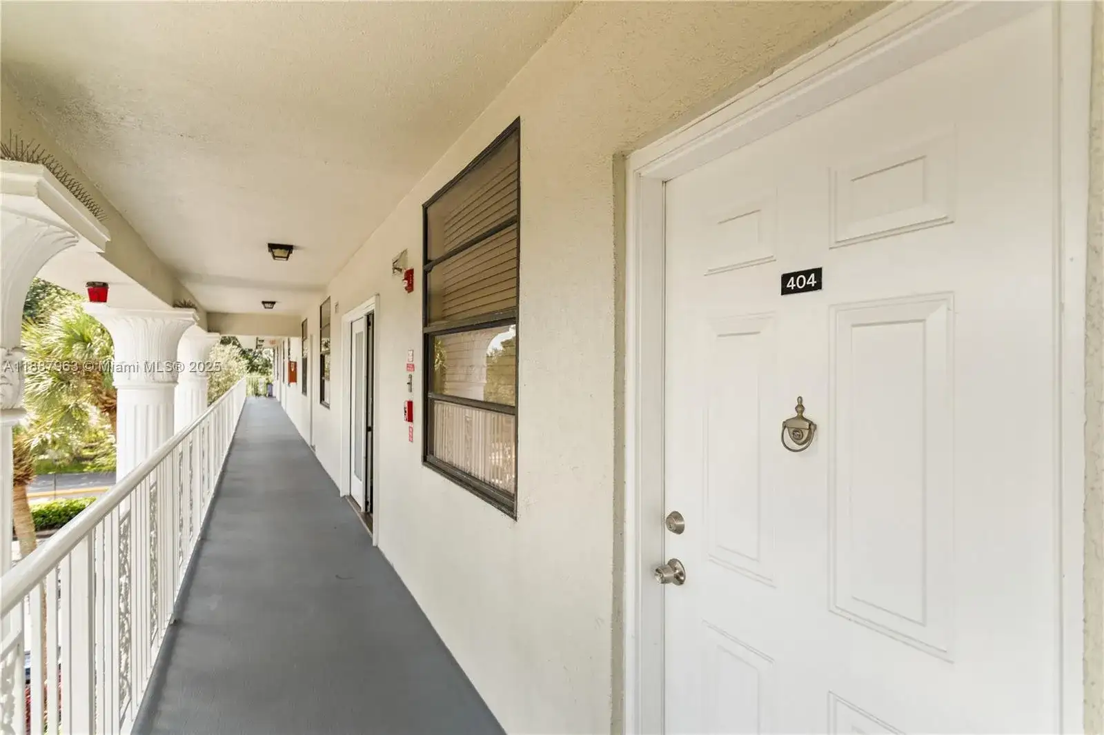 1715 Whitehall Dr # 404, Davie FL 33324 photo 2