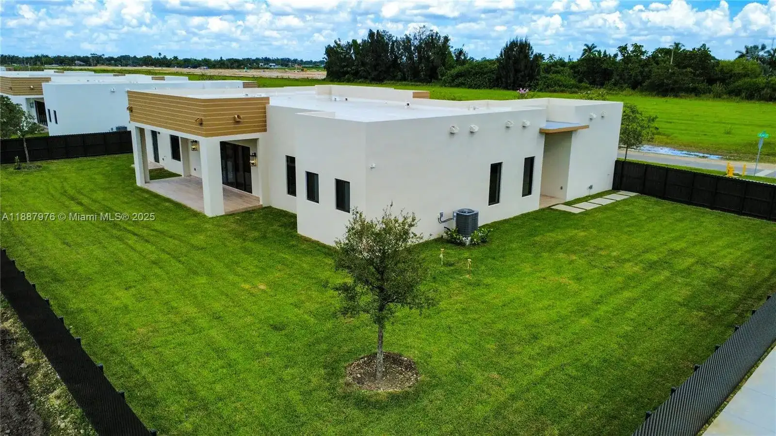 17372 SW 287th St, Homestead FL 33030 photo 2