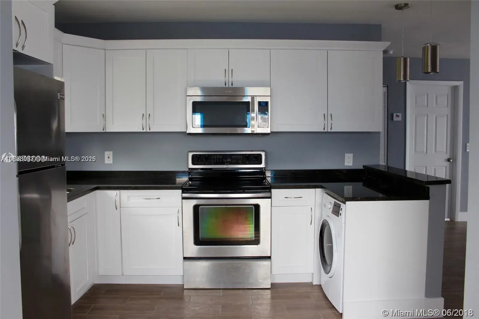 107 W Pembroke Rd, Hallandale Beach FL 33009