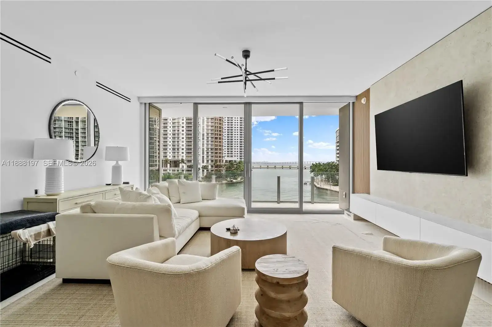 300 Biscayne Blvd Way # 1103, Miami FL 33131 photo 2