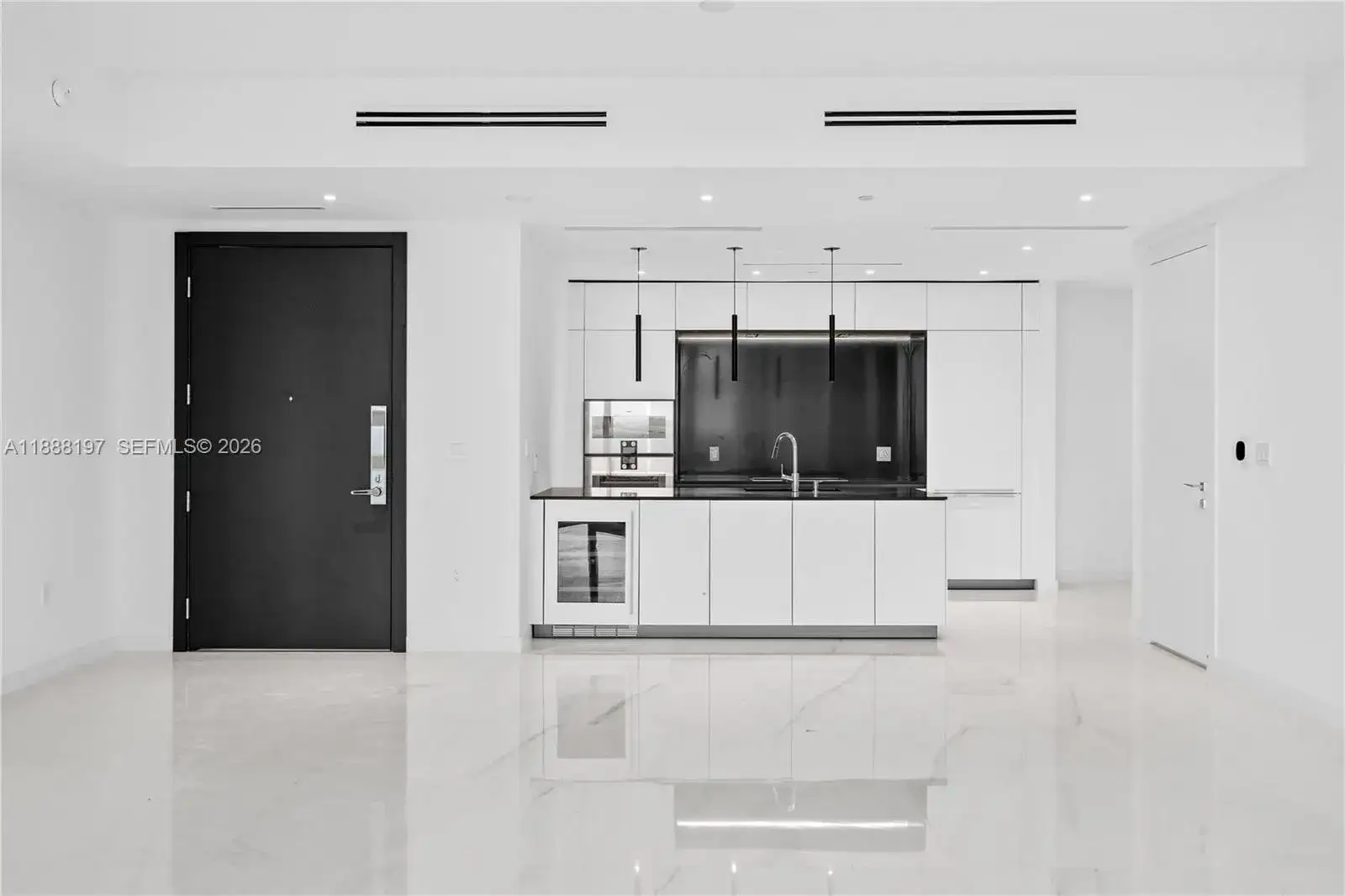 300 Biscayne Blvd Way # 1103, Miami FL 33131 photo 3
