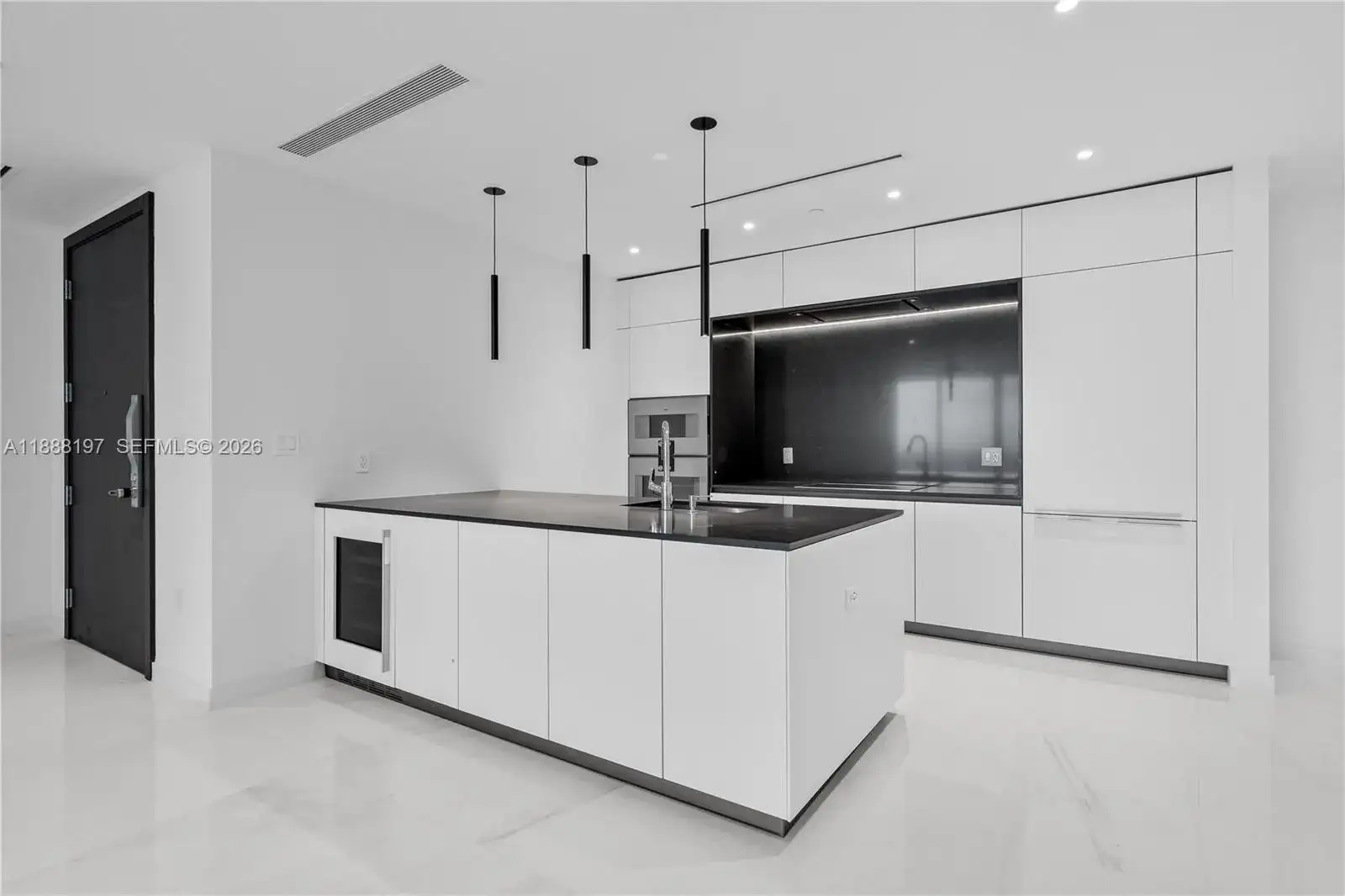 300 Biscayne Blvd Way # 1103, Miami FL 33131 photo 5