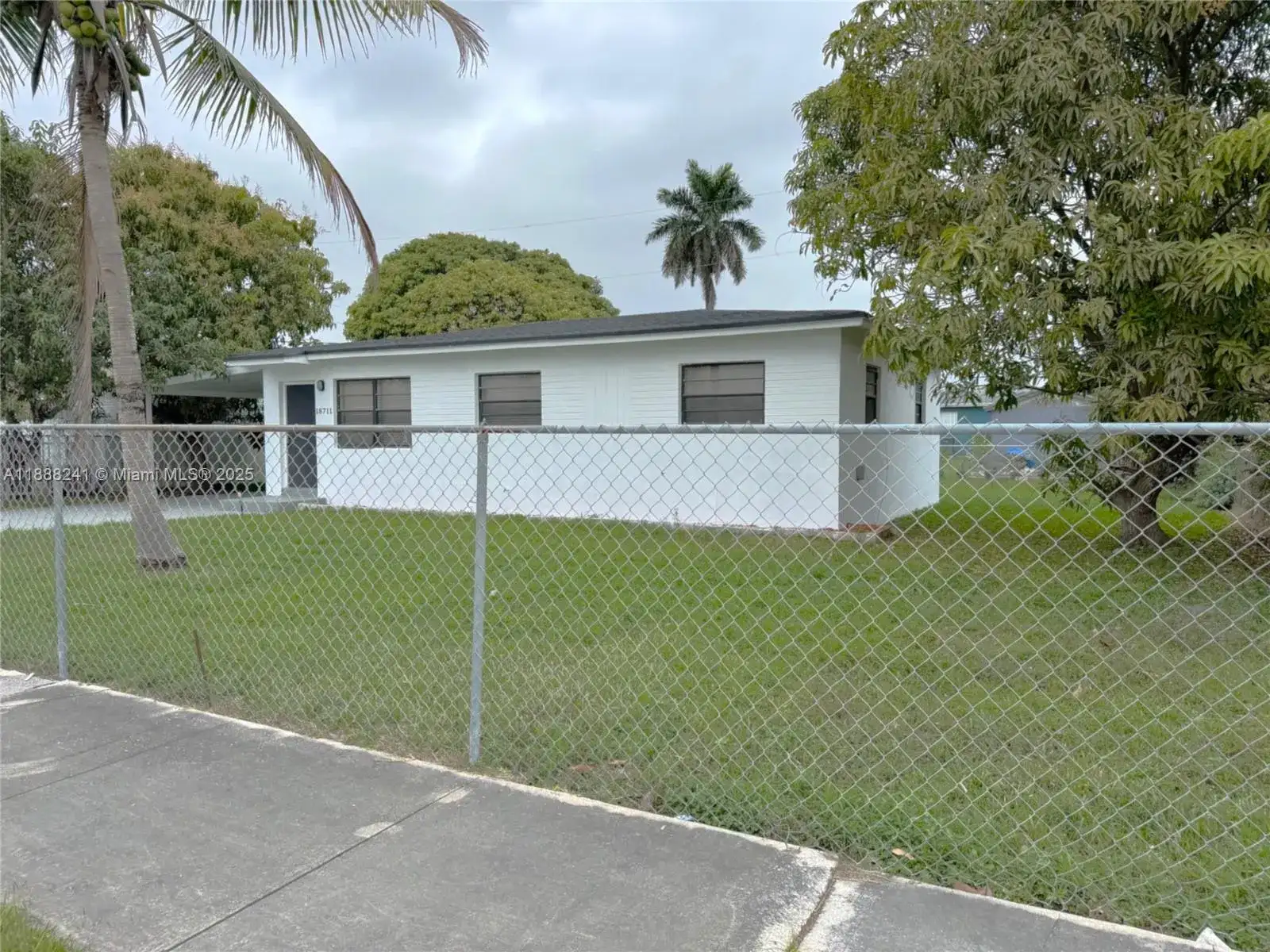 18711 SW 316th Ter, Homestead FL 33030 photo 2