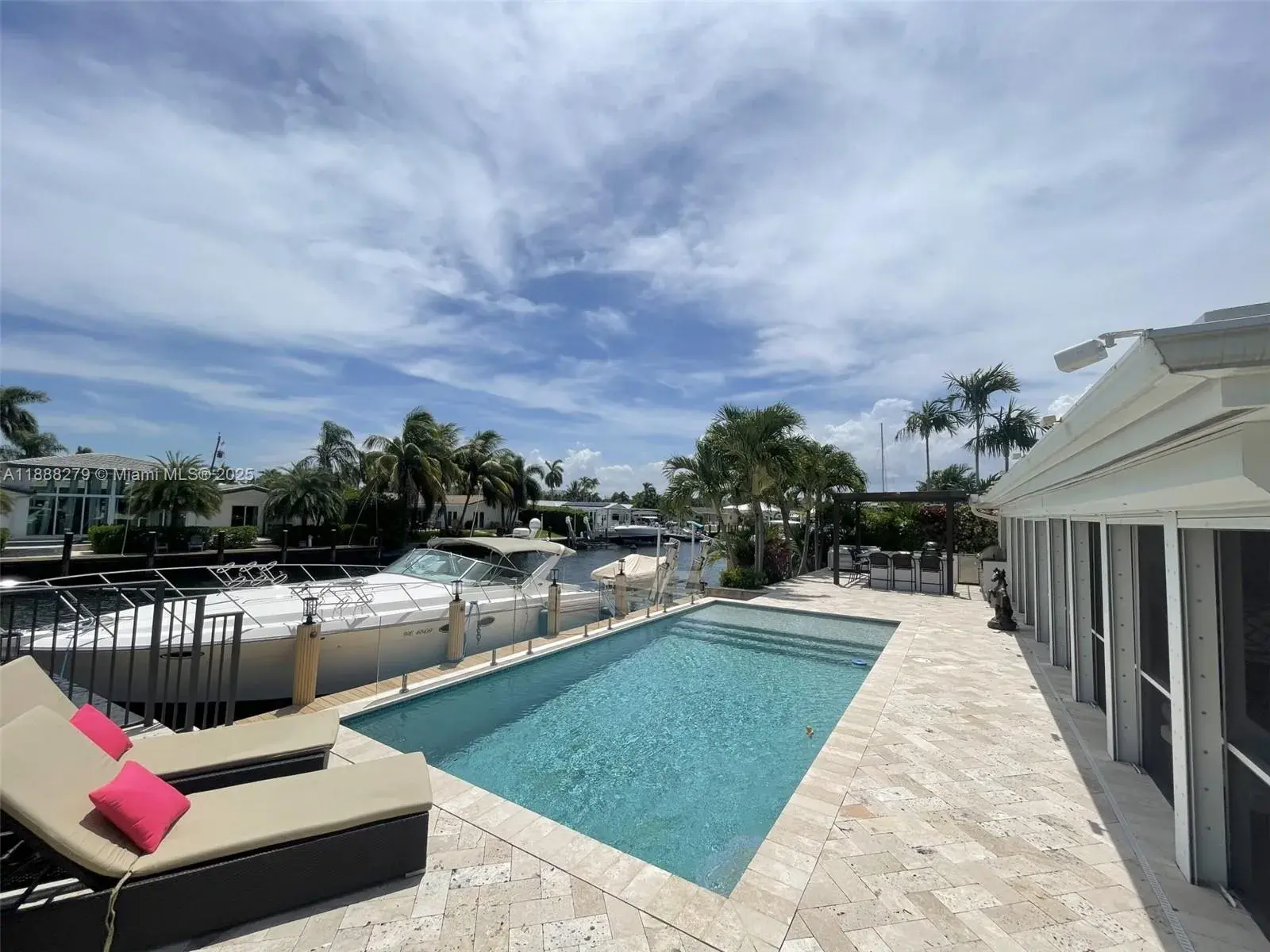 2740 NE 6th St, Pompano Beach FL 33062