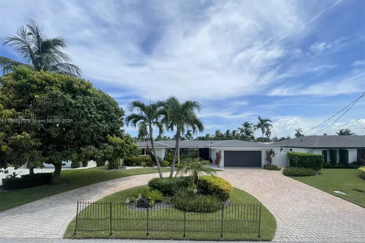 2740 NE 6th St, Pompano Beach FL 33062