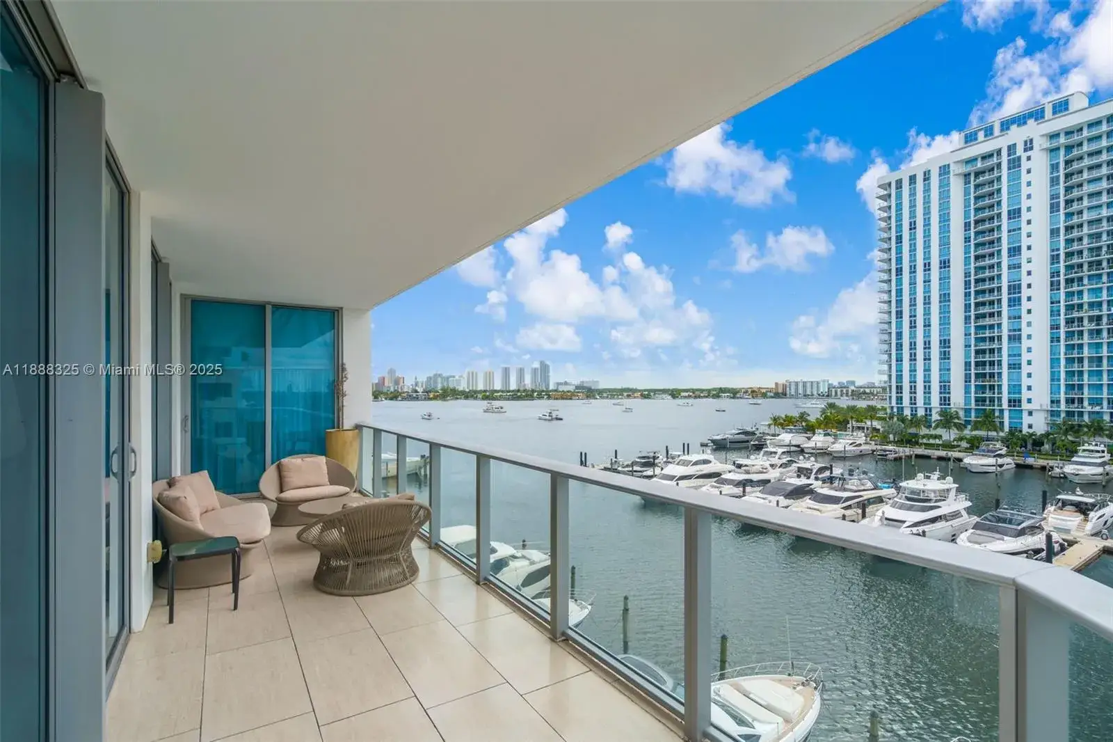 17301 BISCAYNE BLVD, North Miami Beach FL 33160
