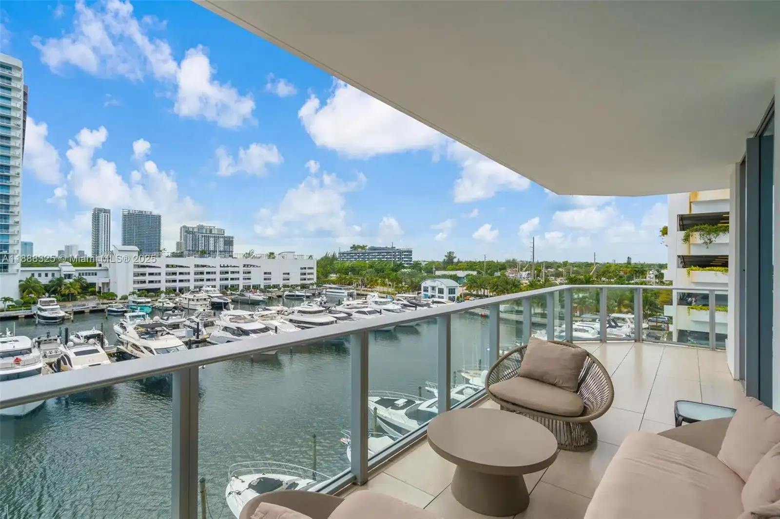 17301 BISCAYNE BLVD, North Miami Beach FL 33160 photo 3