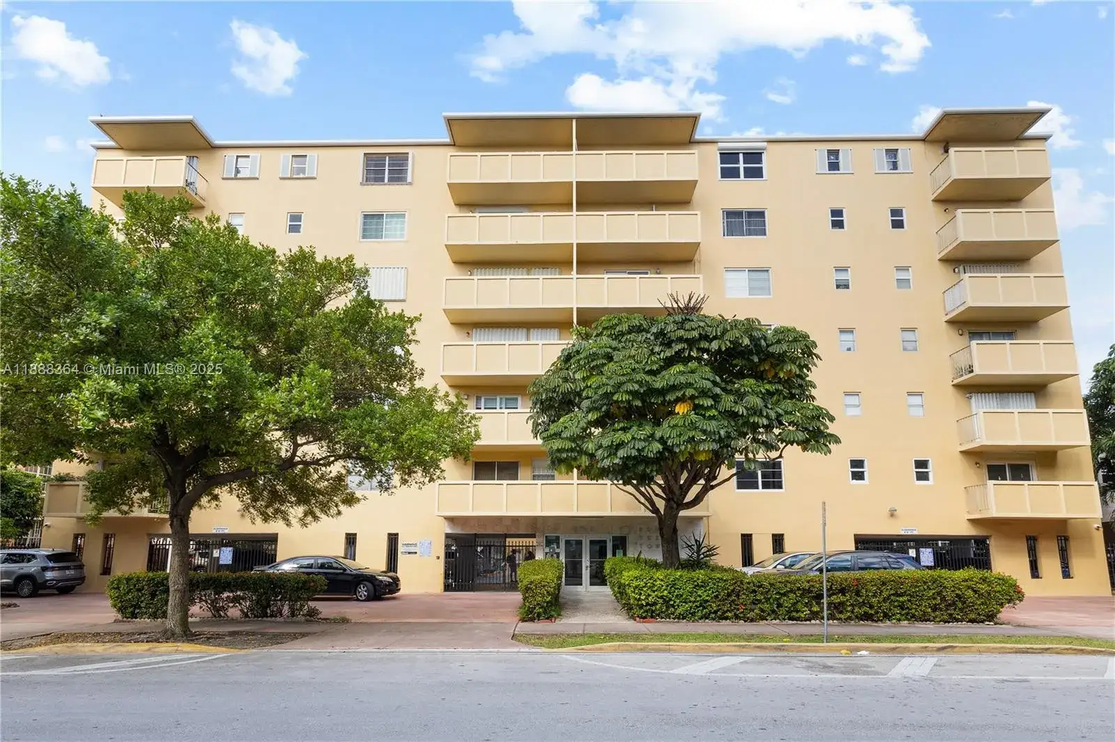 1 bedroom 1 bath Residential for sale at 730 Pennsylvania Ave # 210, Miami Beach FL 33139