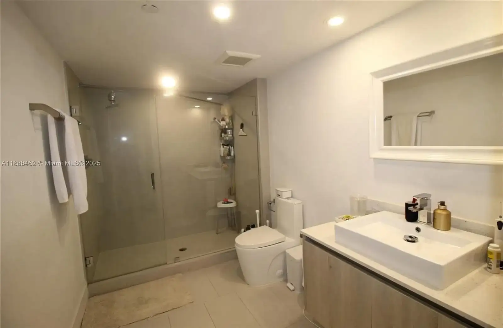 13800 Highland Dr # 510, North Miami Beach FL 33181 photo 2