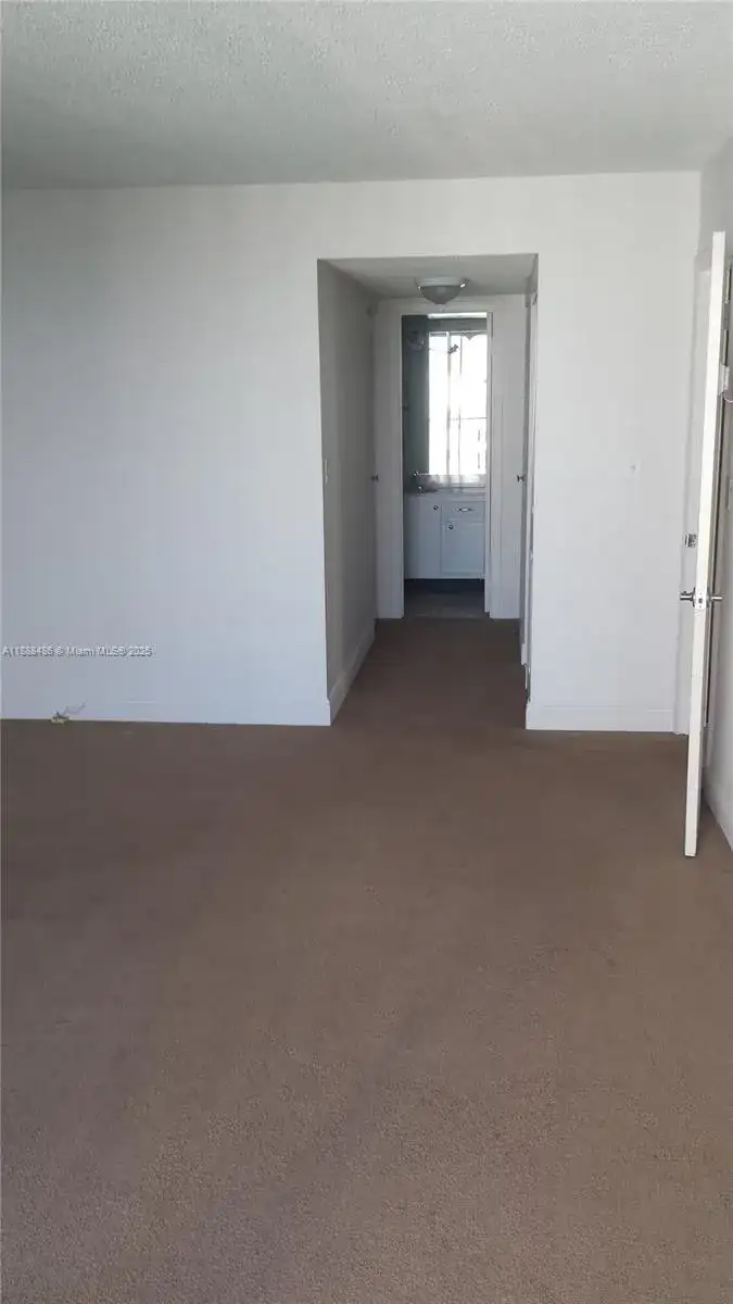 2750 NE 183rd St # 2305, Aventura FL 33160 photo 2