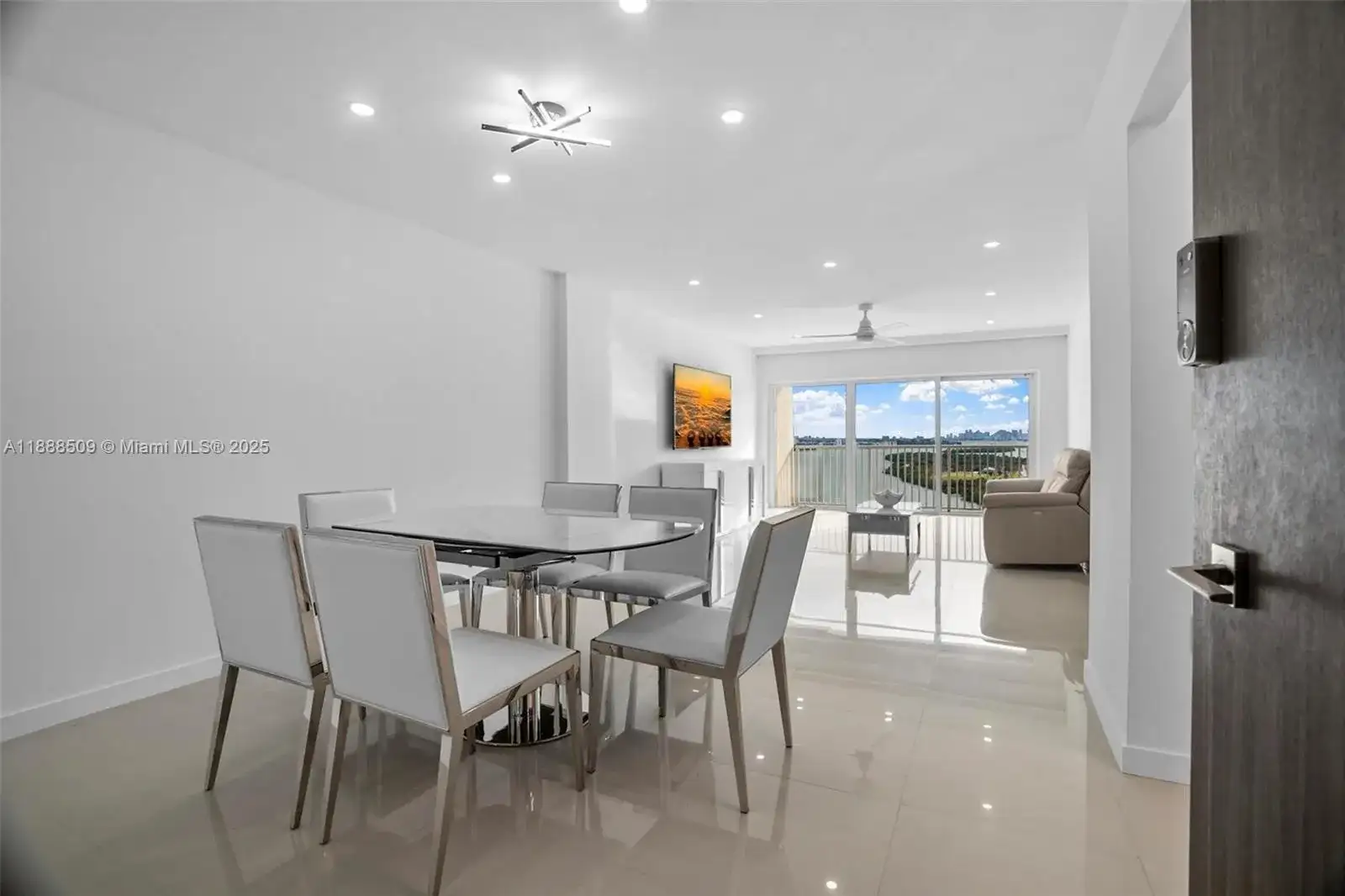 300 Bayview Dr # 2108, Sunny Isles Beach FL 33160 photo 2