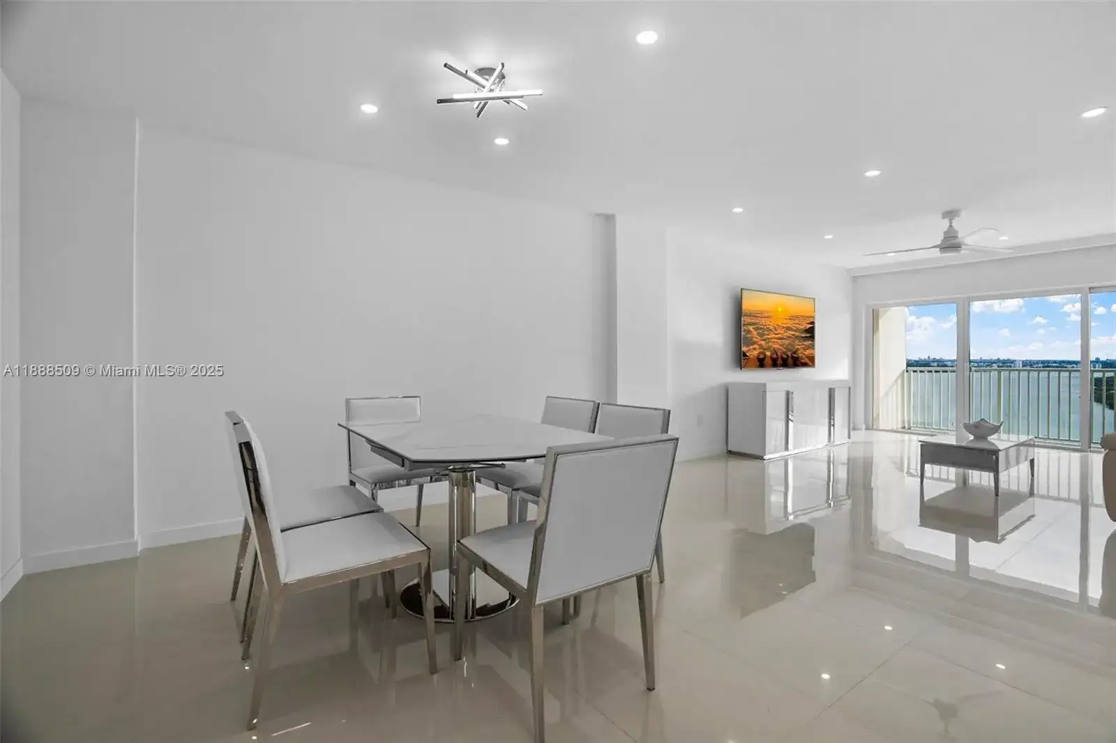 300 Bayview Dr # 2108, Sunny Isles Beach FL 33160 photo 4
