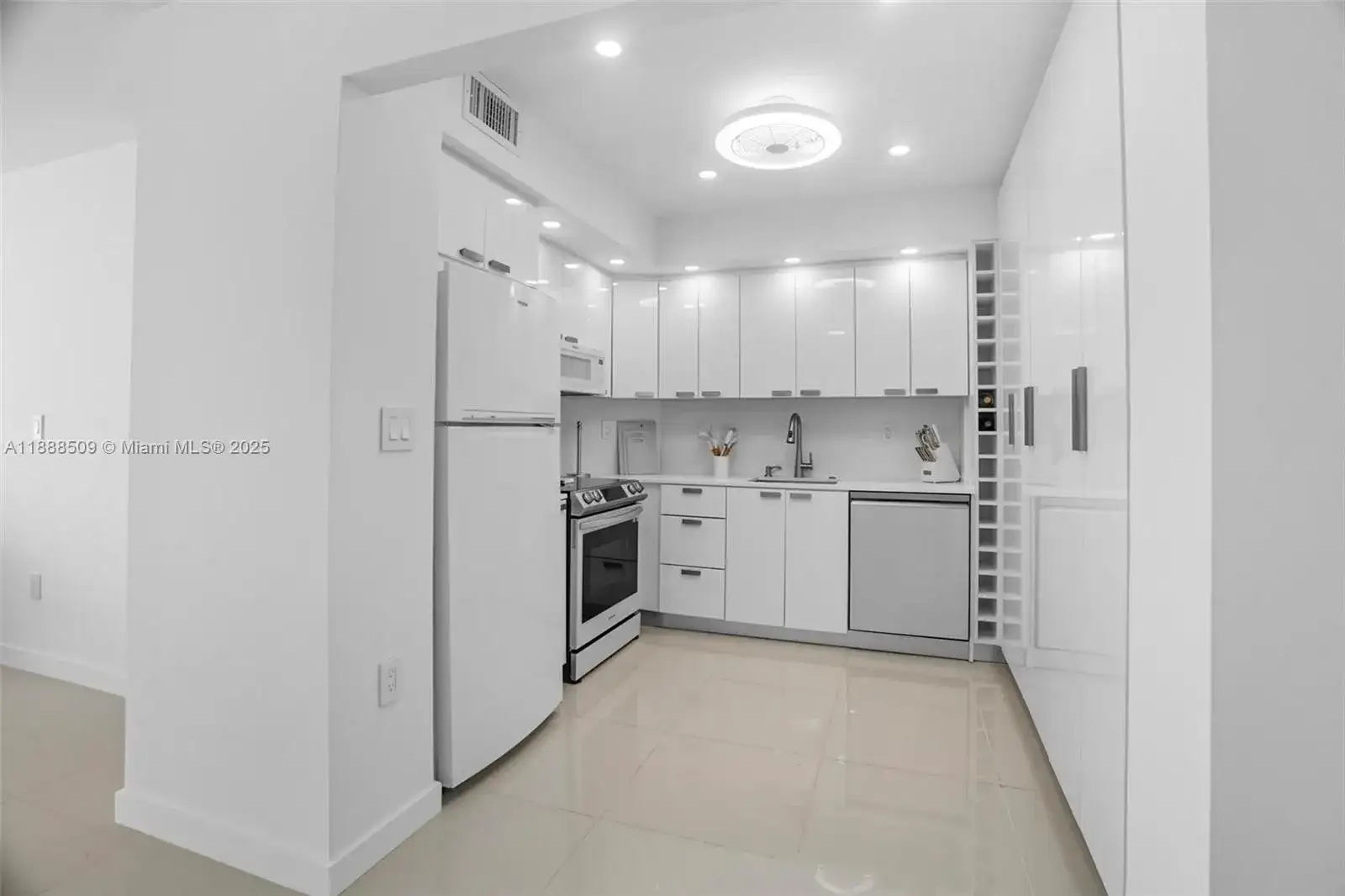 300 Bayview Dr # 2108, Sunny Isles Beach FL 33160 photo 5