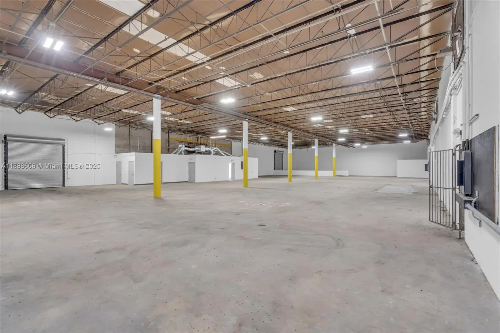 Commercial Sale for sale at 333 W 75th Pl # 1D, Hialeah FL 33014