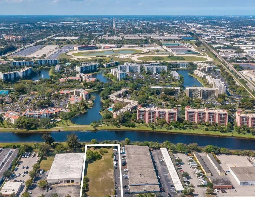 2083 W Mcnab Rd, Pompano Beach FL 33069