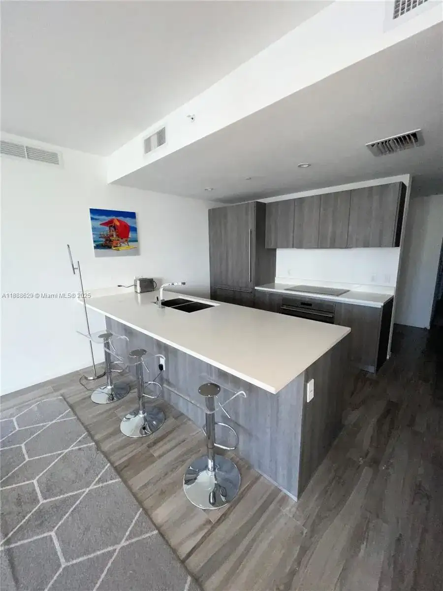 801 S Miami Ave # 3304, Miami FL 33130 photo 4