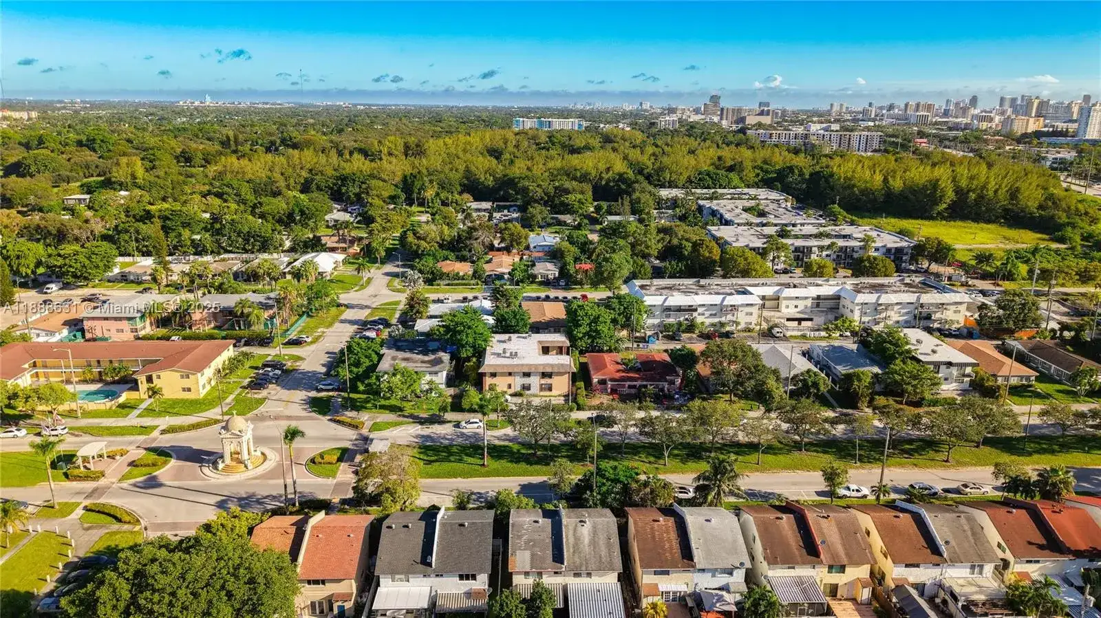 2335 NE 172nd St # 8, North Miami Beach FL 33160 photo 3