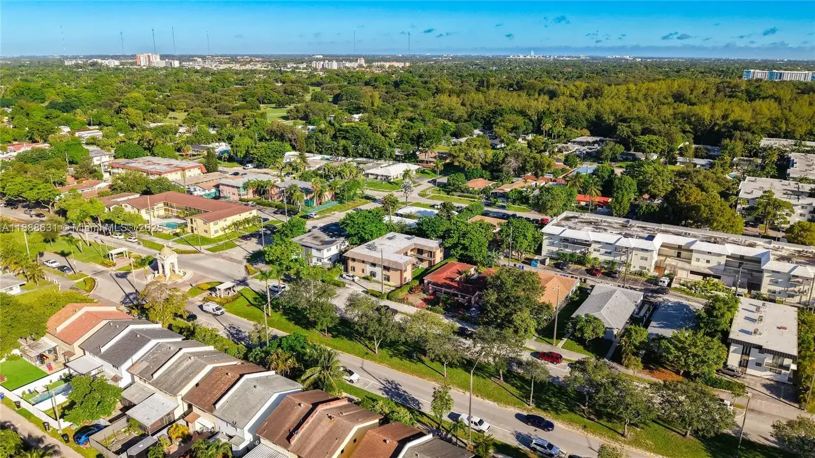 2335 NE 172nd St # 8, North Miami Beach FL 33160 photo 4