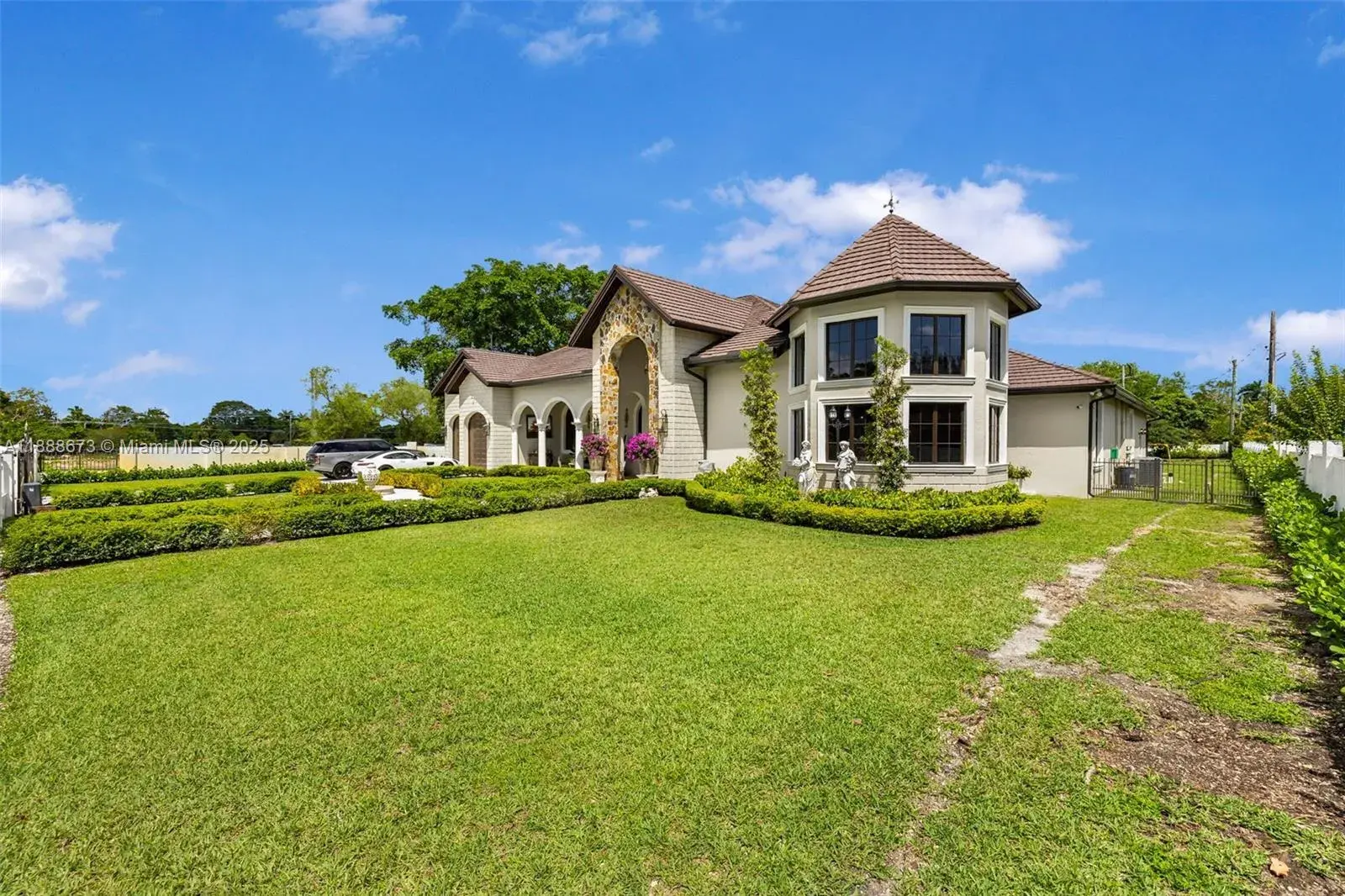9815 SW 114th St, Miami FL 33176