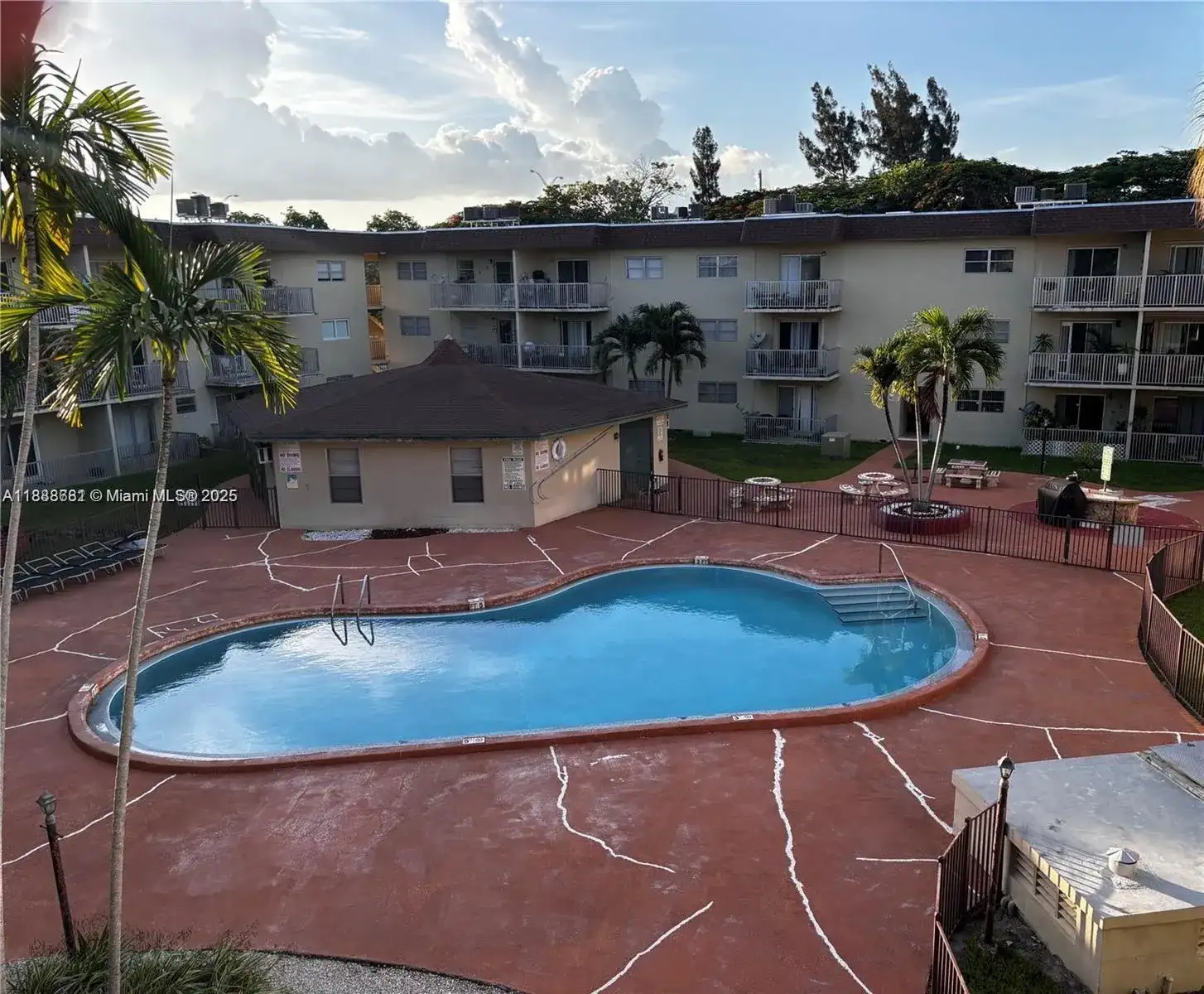 7505 SW 82nd St # 318, Miami FL 33143 photo 2